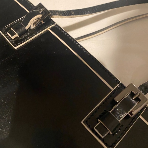 VGUC Fendi Zucchino lthr bag w/ hand painted trim! - Picture 2 of 6